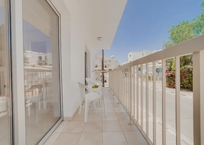 Christos Napa Self Serviced Apartamento *