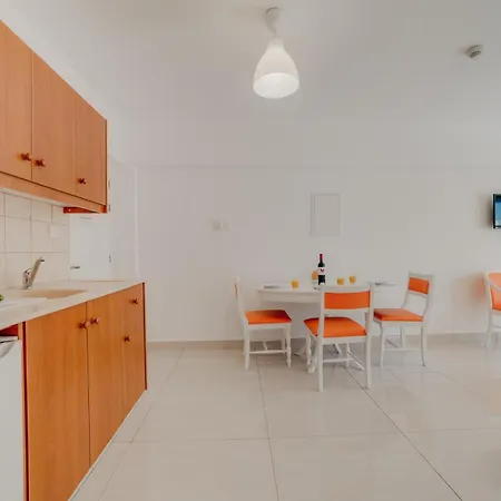 Christos Napa Apartament